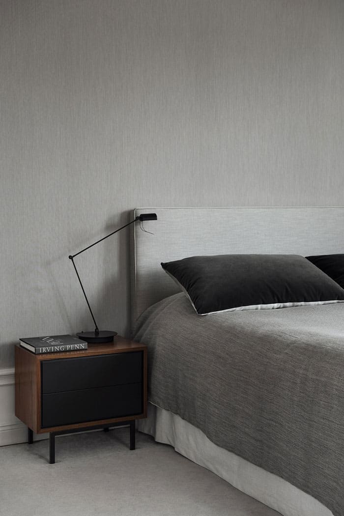 Grey-bedroom.-Elegant-home-of-interior-designer-Louise-Liljencrantz-2-2